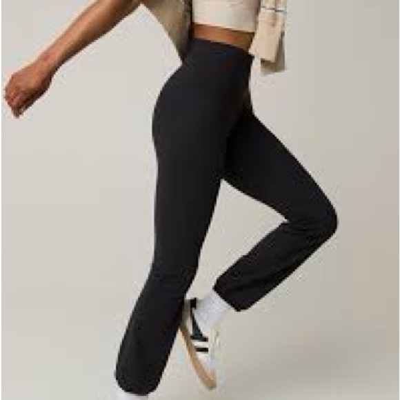 OFFLINE by Aerie The Hugger Cinch hem pant in charcoal - Picture 7 of 7